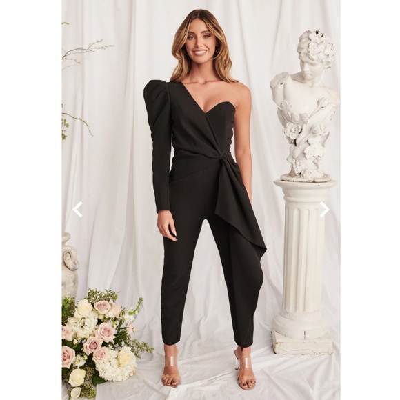 NEW SEASON Gorgeous Lavish Alice puff sleeve asymmetric jumpsuit in black - Picture 3 of 9